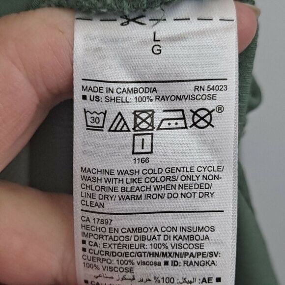 Ladies button front Blouse NWT - Picture 7 of 12